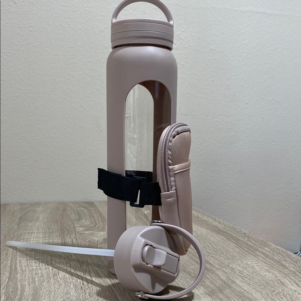 Stylish Tan Water Bottle with Accessories NWOT